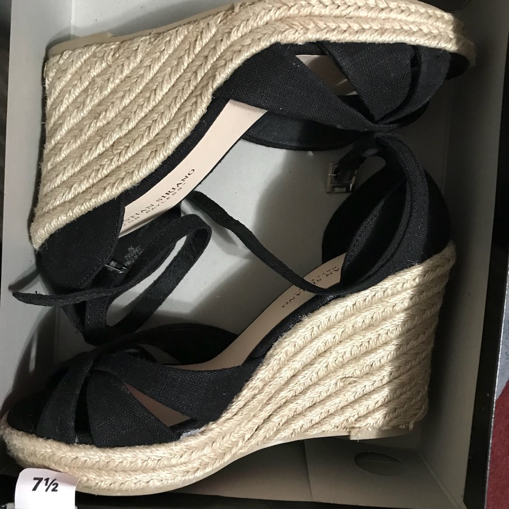Casual black heels